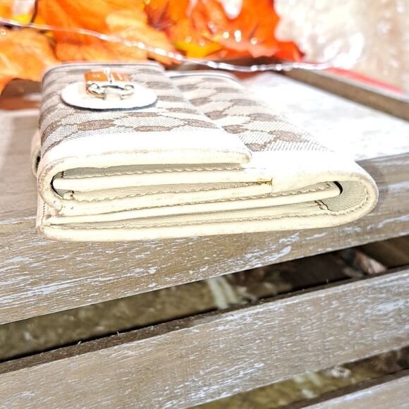 Authentic Gucci GG Wallet - Picture 14 of 17